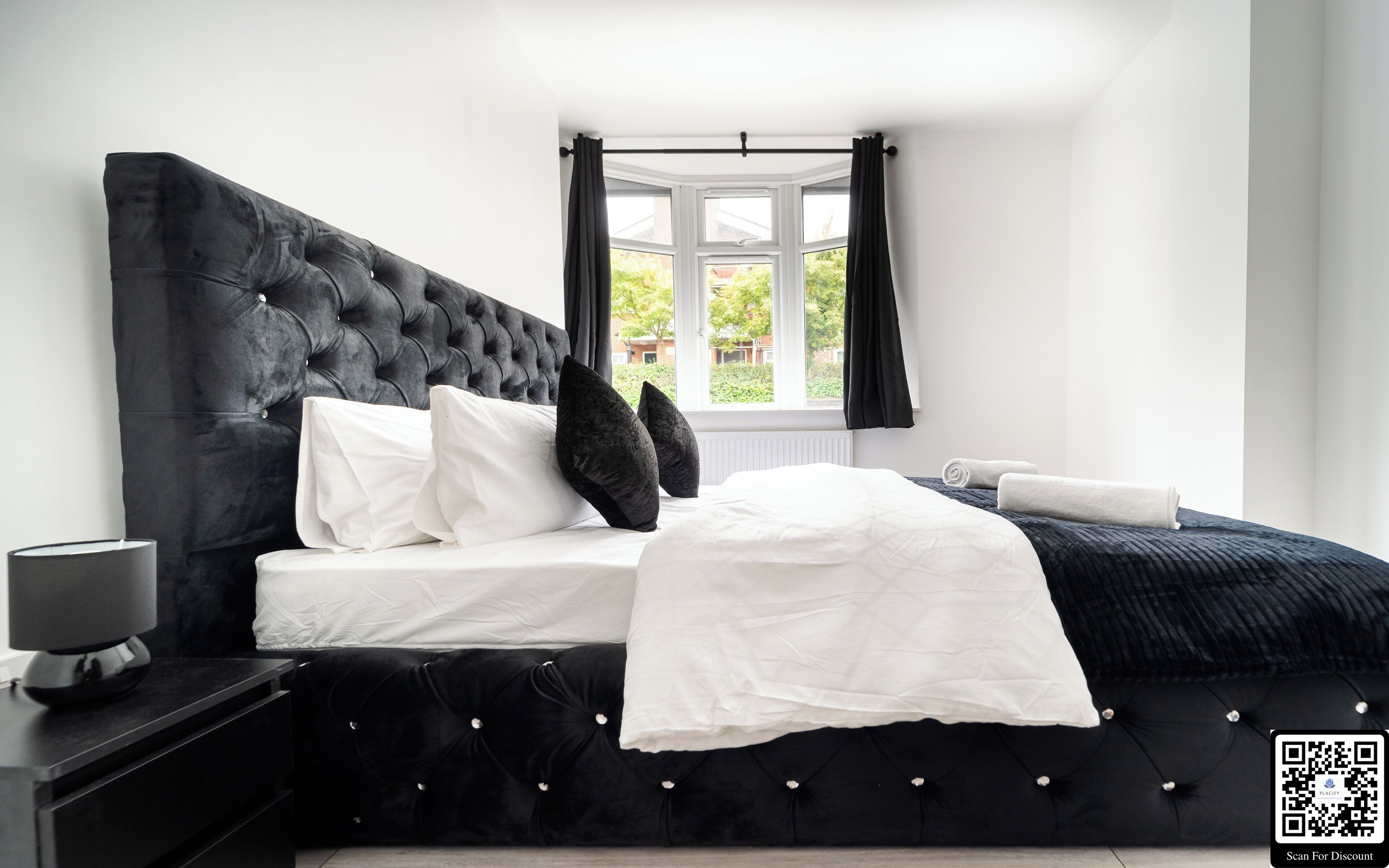 2 عدّة غرف نوم ومكتب ومكواة/لوح كي وسرير سفر