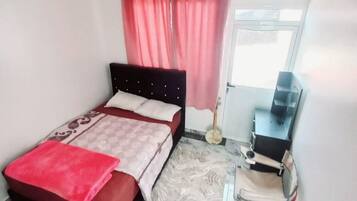 Chambre Double ou avec lits jumeaux, vue ville | Wi-Fi gratuit