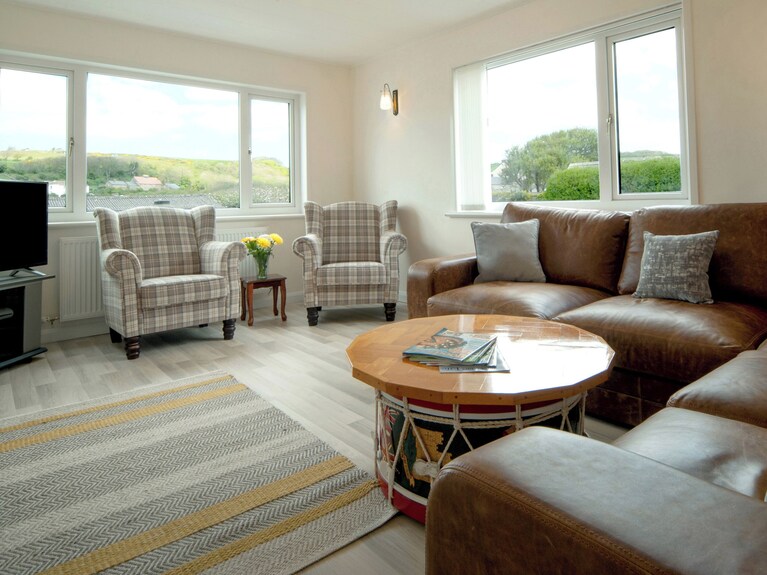 Carousel, Pet Friendly, Country Holiday Cottage In Broad Haven - Little Haven