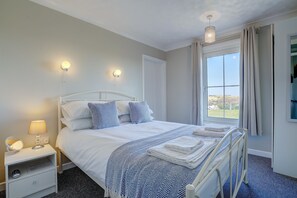2 bedrooms, iron/ironing board, travel cot, free WiFi - Marrams View | Winterton Cottages (Winterton On Sea)