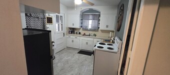 Charming and Cozy 3-bedroom house