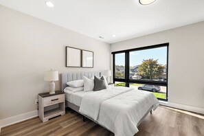 4 habitaciones, escritorio, tabla de planchar con plancha y wifi gratis 