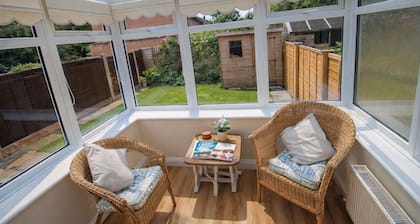 Beckside Garden Brampton - sleeps 4 guests in 2 bedrooms