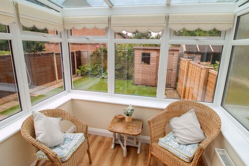 Beckside Garden Brampton - sleeps 4 guests  in 2 bedrooms