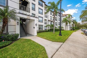 Exterior - IS2-301 - NEWLY renovated unit (Orlando)