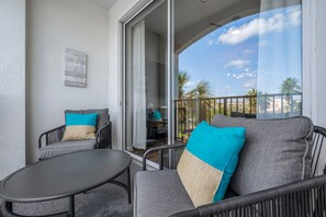 Property grounds - IS2-301 - NEWLY renovated unit (Orlando)