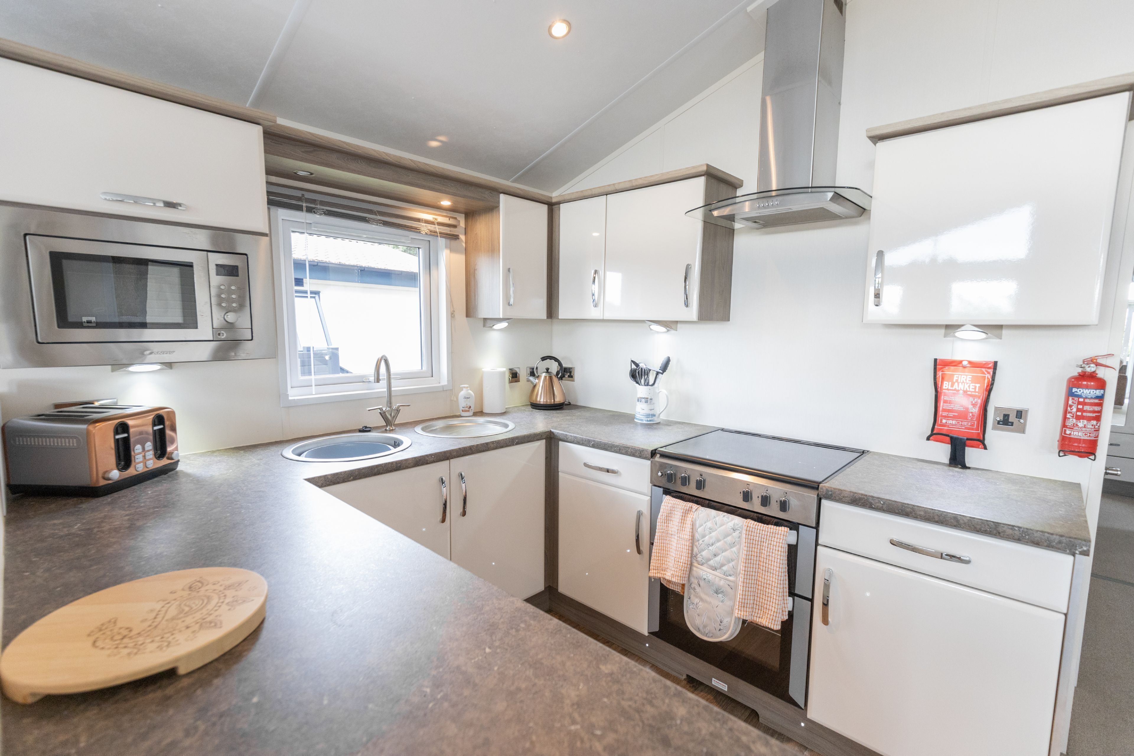 Fridge, microwave, oven, dishwasher