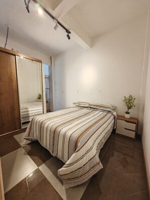 1 camera, ferro/asse da stiro, Wi-Fi, lenzuola