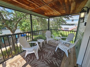 Unclassified image, 3 of 18, button