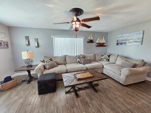 Unclassified image, 4 of 18, button