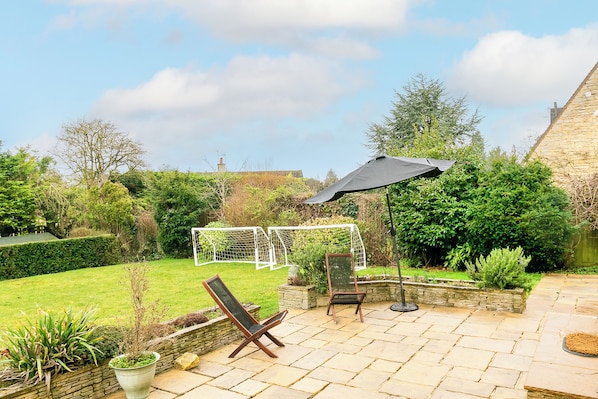 House, Patio, Garden View | Terrace/patio - Spacious 3BD with Large Garden in Aynho (Banbury)