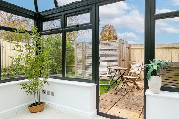 Ferienhaus, Gartenblick | Terrasse/Patio