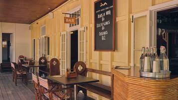 Bar (in der Unterkunft)