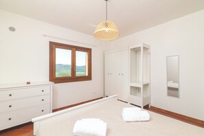 1 bedroom, free WiFi, bed sheets - Apartment 'Relax Porto Mannu' with Sea View, Wi-Fi and Air Conditioning (Palau)