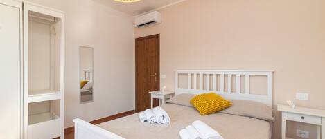 1 室のベッドルーム、WiFi (無料)、ベッドシーツ