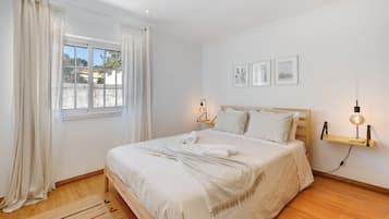 4 bedrooms, free WiFi, bed sheets