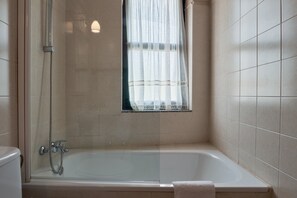 Douche, serviettes fournies