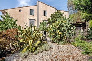 Exterior - Studio Apartment 'Villa Cangiani - La Lavanda' with Mountain View and Wi-Fi (Massa Lubrense)