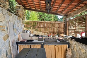 Outdoor dining - Studio Apartment 'Villa Cangiani - La Lavanda' with Mountain View and Wi-Fi (Massa Lubrense)