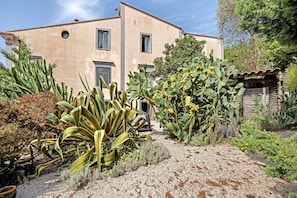 Exterior - Studio Apartment 'Il Vecchio Forno' with Mountain View, Private Terrace and Wi-Fi (Massa Lubrense)