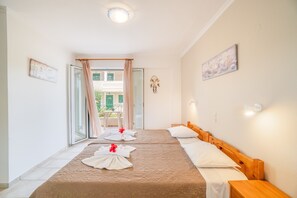 1 bedroom, free WiFi, bed sheets - Apartment 'Standard Studio Downstairs 1' with Shared Pool, Wi-Fi and Air Conditioning (arillas kerkyra)