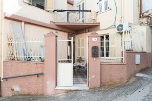 تفاصيل الفندق من الخارج