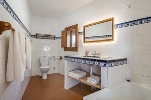 Dusch, hårtork och handdukar