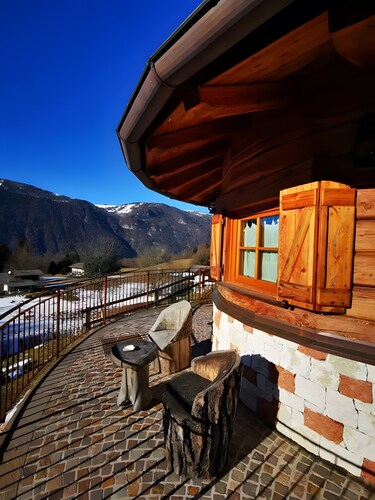 Chalet 'Baita  Alabama' with Mountain View, Private Terrace and Wi-Fi