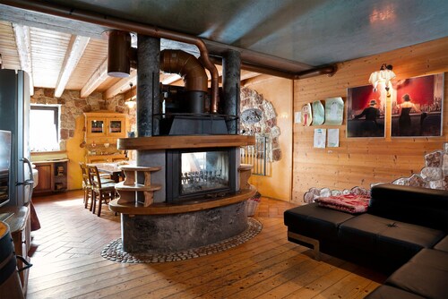 Apartment 'Original' with Mountain View, Private Garden and Wi-Fi