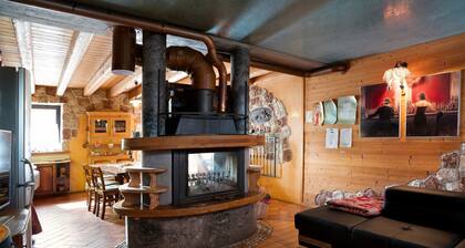 Apartment 'Original' with Mountain View, Private Garden and Wi-Fi