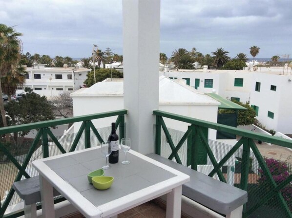 Outdoor dining - Vacation Apartment 'Rubama' with Private Terrace, Private Garden and Wi-Fi (Tías)