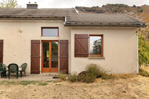 Exterior - Cottage 'Gite Saint Guiral' with Mountain View, Private Terrace and Private Garden (Dourbies)