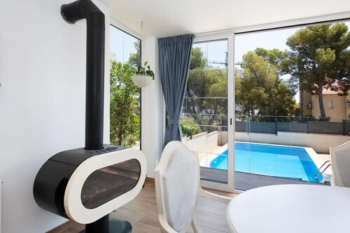 Villa 'Ethel' with Mountain View, Wi-Fi and Air Conditioning