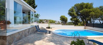 Villa 'Ethel' with Mountain View, Wi-Fi and Air Conditioning