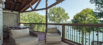 LUXE, LKN DEEP WATER, VIEWS, HOT TUB, GAME ROOM