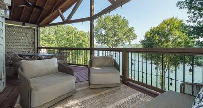 LUXE, LKN DEEP WATER, VIEWS, HOT TUB, GAME ROOM