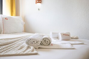 Iron/ironing board, free WiFi, bed sheets