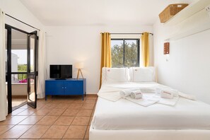 1 bedroom, iron/ironing board, free WiFi, bed sheets