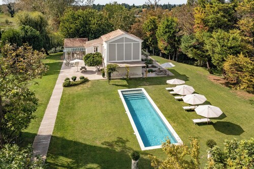 Otium house : charming house 1.5-hectare property bordered by a river