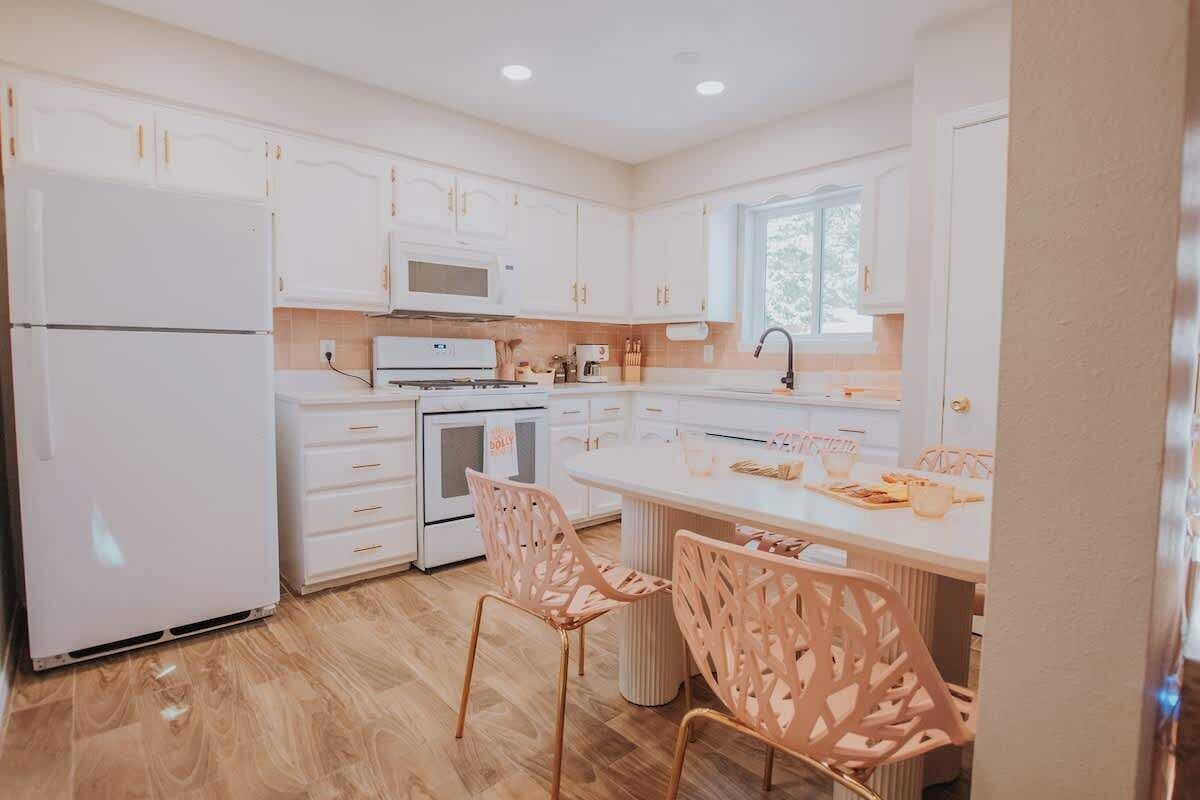 Frigorífic, microones, forn i placa de cuina 