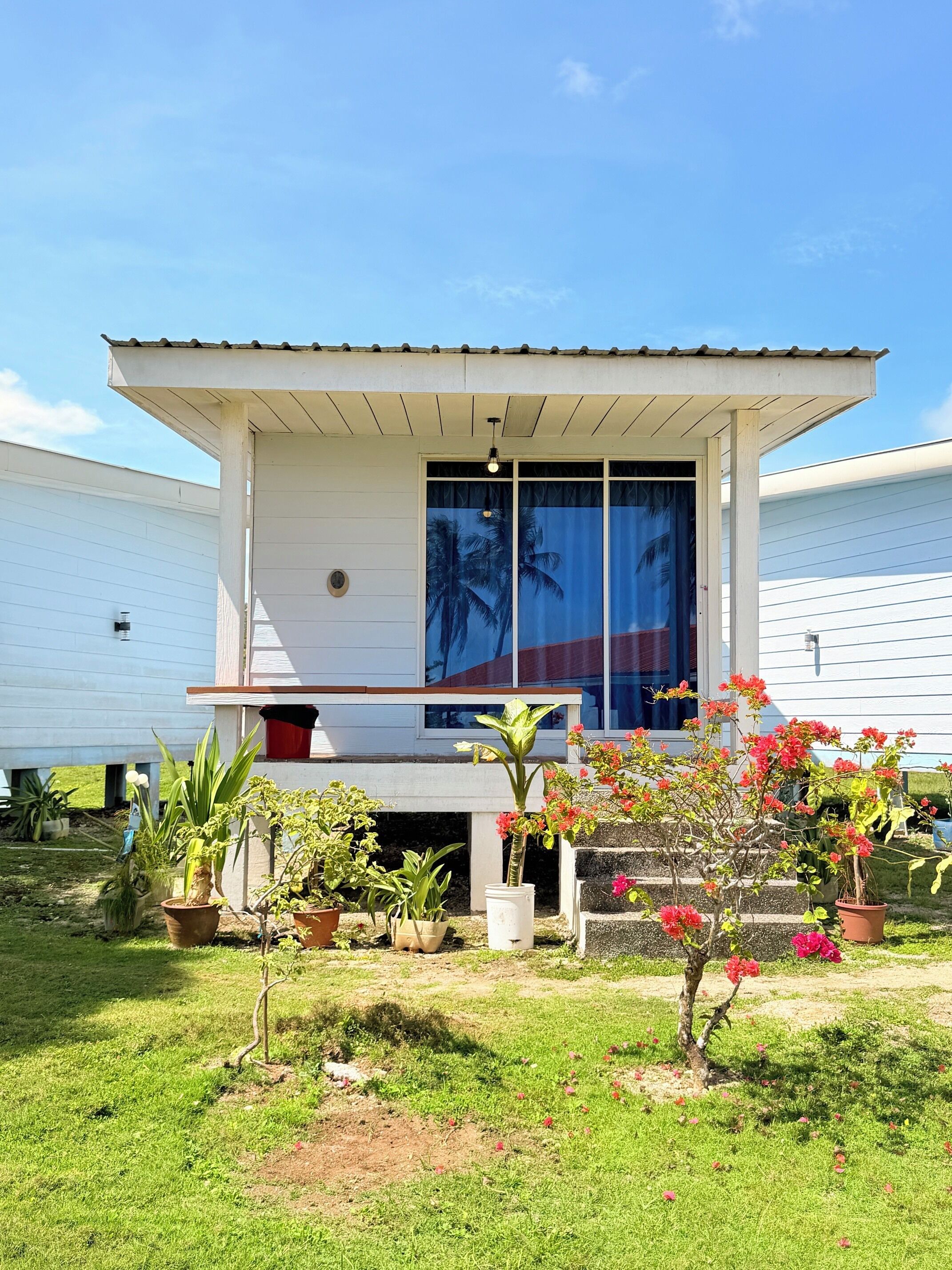 Family Suite Sea View With Boat Transfer | Premium bedding, individually furnished, laptop workspace