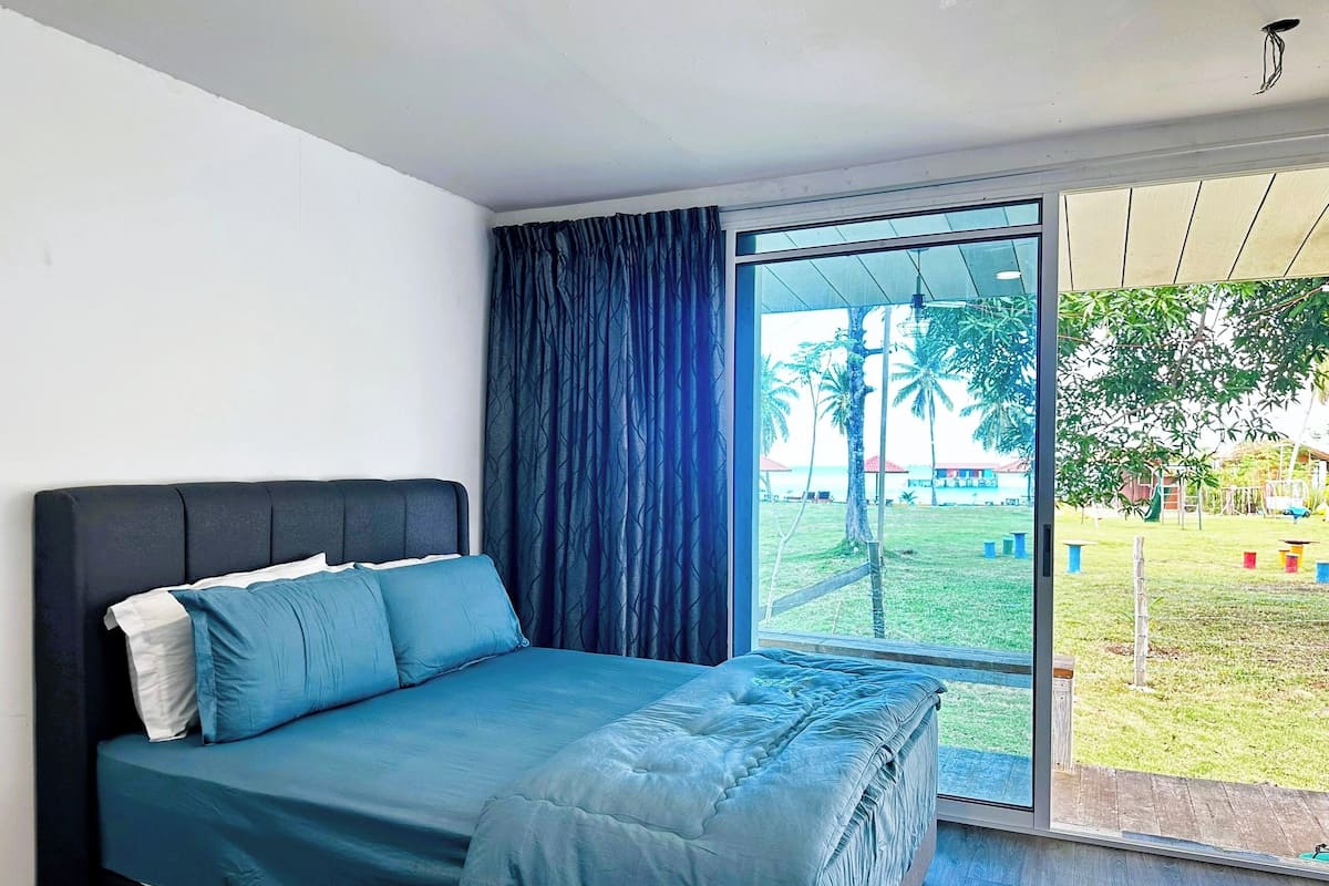 Premium bedding, individually furnished, laptop workspace