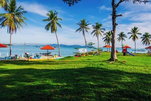 Premium bedding, individually furnished, laptop workspace - Panglima Resort Semporna (Bum Bum Island)