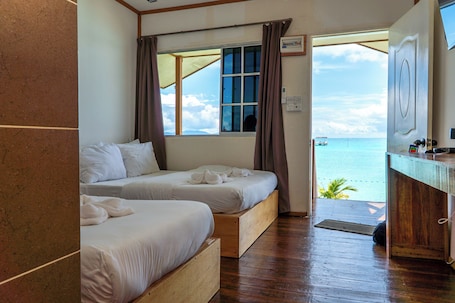 Superior Triple Room, Sea View | Premium bedding, individually furnished, laptop workspace