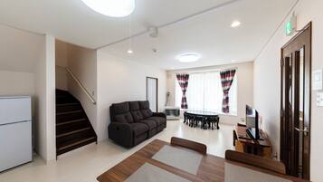 تلفزيون بشاشة مسطحة