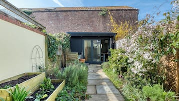 House, Patio | Terrace/patio