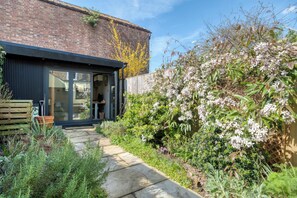 House, Patio | Teres/patio