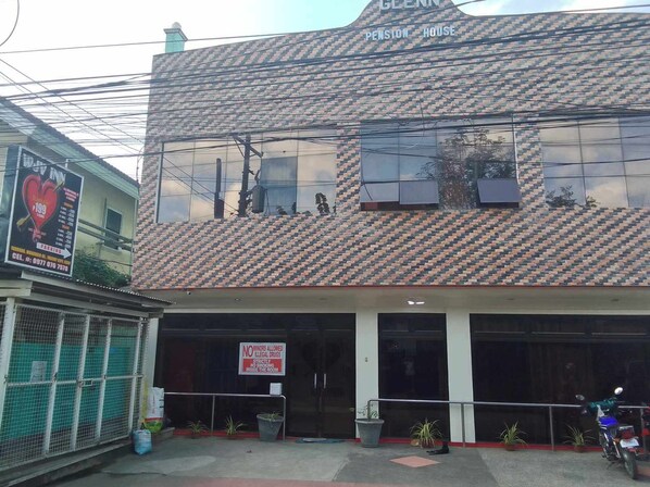 Fachada de la propiedad