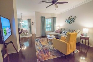 Smart TV - Looking for a cozy and modern place to call home just minutes from the beach

 (Bonita Springs)