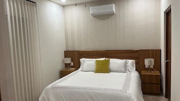 2 chambres, fer et planche à repasser, Wi-Fi, draps fournis